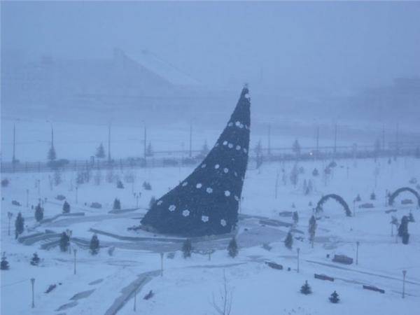 С наступившим Новым годом и С наступившим Новым годом и