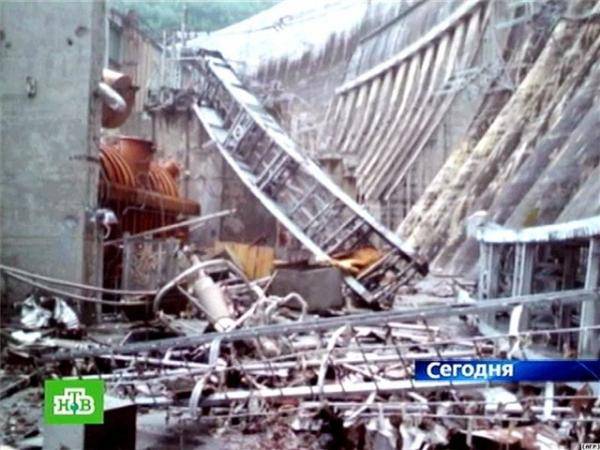 Взрыв на четвертом блоке Взрыв на четвертом блоке