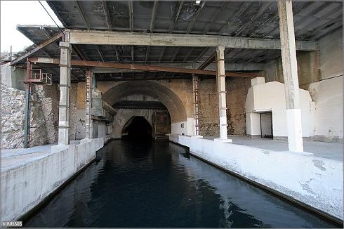 Балаклава, убежище подводных лодок "Объект 825 ГТС" Балаклава, убежище подводных лодок "Объект 825 ГТС"