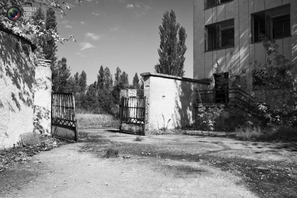 Фото Чернобыля,зоны отчуждения Припяти до и после.