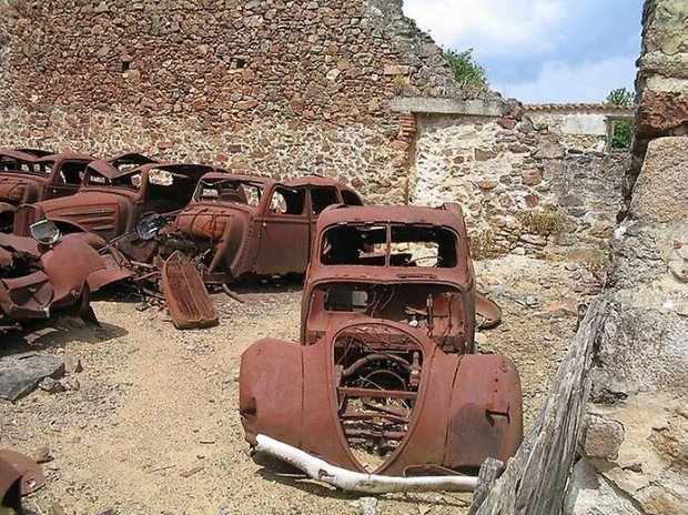 Коммуна Орадур-сюр-Глан. Коммуна Орадур-сюр-Глан.