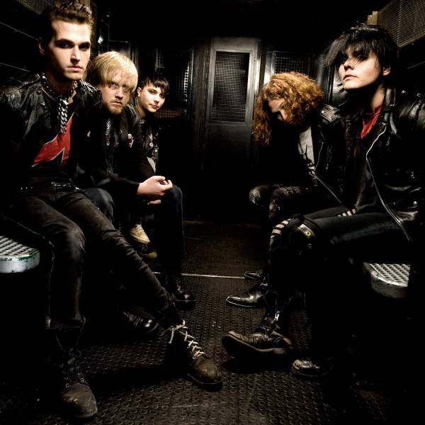 My Chemical Romance (MCR) My Chemical Romance (MCR)