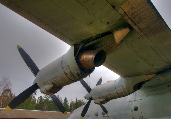 Списанная авиатехника на аэродроме, город Киржач, Владимировская область. Списанная авиатехника на аэродроме, город Киржач, Владимировская область.