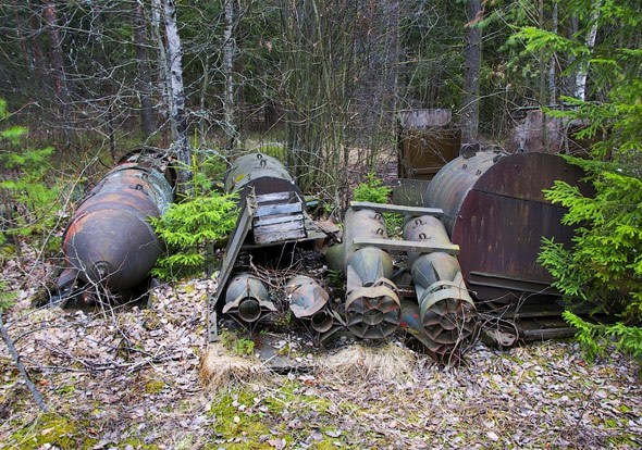 Списанная авиатехника на аэродроме, город Киржач, Владимировская область. Списанная авиатехника на аэродроме, город Киржач, Владимировская область.