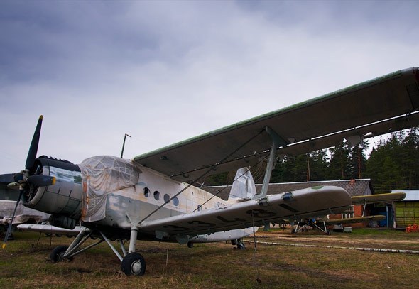 Списанная авиатехника на аэродроме, город Киржач, Владимировская область. Списанная авиатехника на аэродроме, город Киржач, Владимировская область.
