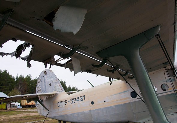 Списанная авиатехника на аэродроме, город Киржач, Владимировская область. Списанная авиатехника на аэродроме, город Киржач, Владимировская область.