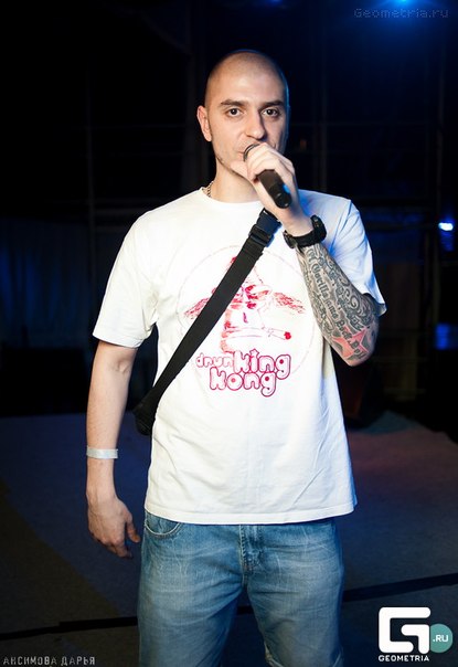 Украинский рэпер Гига. Украинский рэпер Гига.