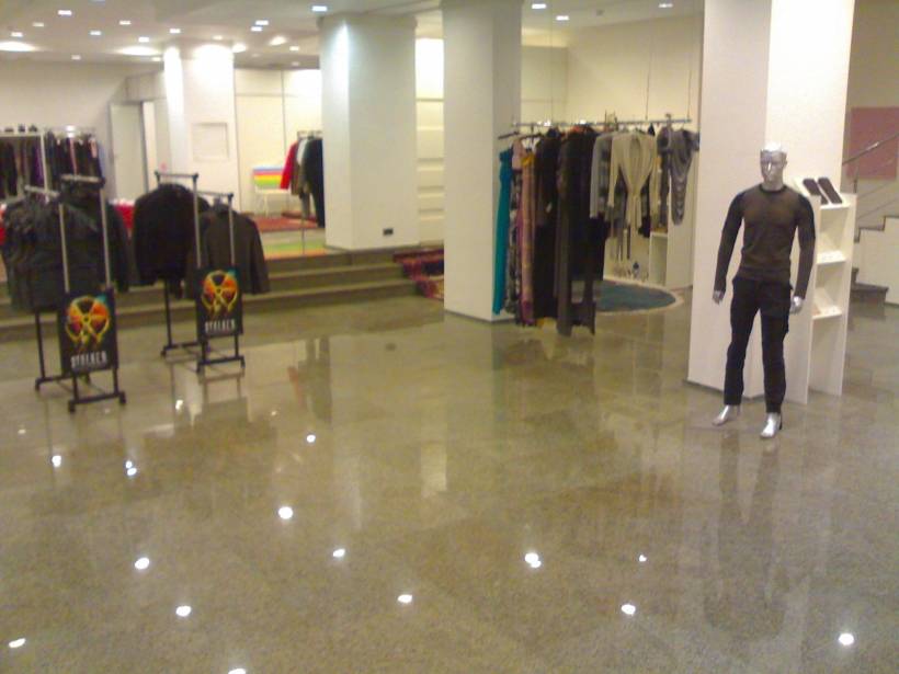 Шоу-рум по сталкерски. Шоу-рум по сталкерски.