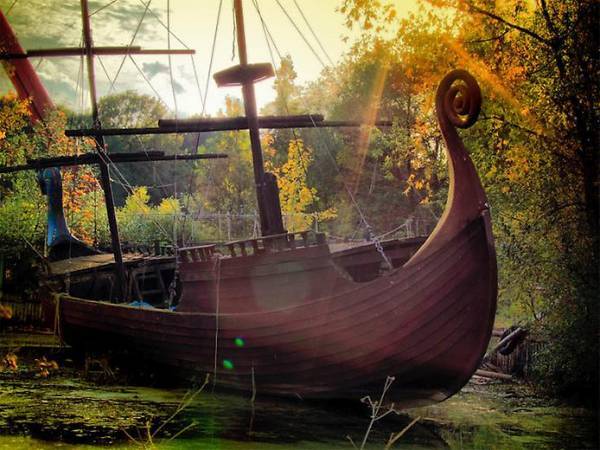 Заброшенный парк развлечений Плантервальд и Парк Treptower Заброшенный парк развлечений Плантервальд и Парк Treptower