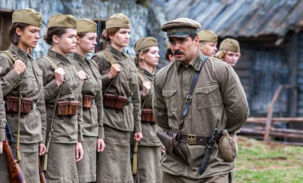 "А зори здесь тихие" (2015). StarMedia. "А зори здесь тихие" (2015). StarMedia.