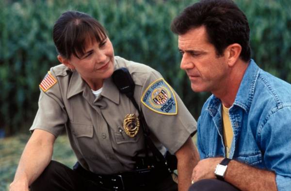 Знаки - фильм про вторжение инопланетян