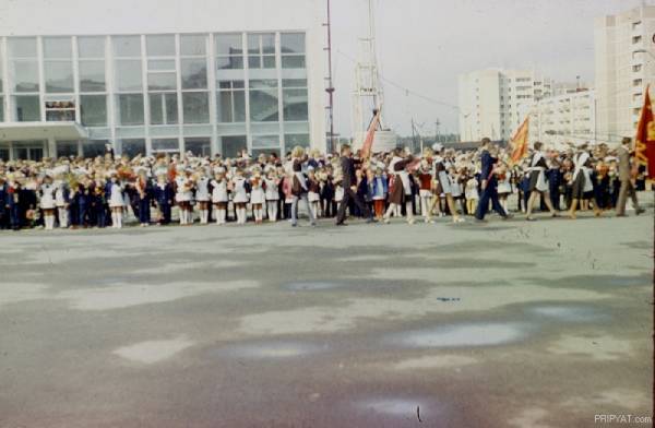 Чернобыль, мертвый кусочек земли... Чернобыль, мертвый кусочек земли...