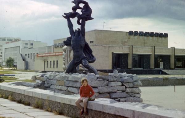 Чернобыль, мертвый кусочек земли... Чернобыль, мертвый кусочек земли...