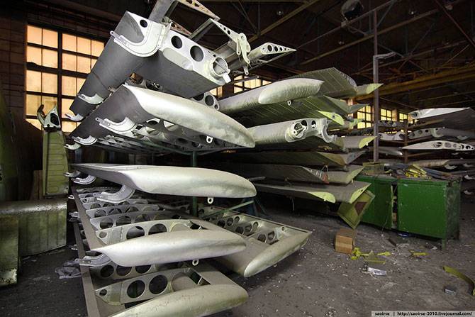 Заброшенный-авиа цех 1952 г. Заброшенный-авиа цех 1952 г.